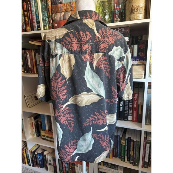 Island Republic 100% Silk Men's Hawaiian Shirt - Picture 3 of 5